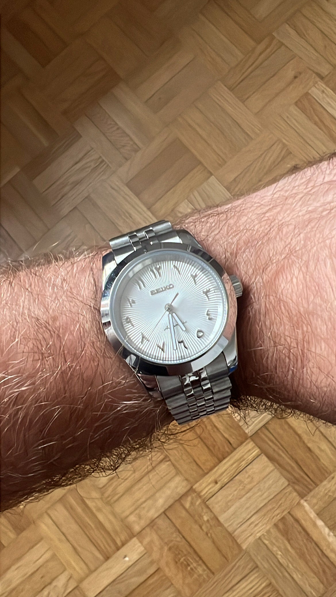 SEIKOJUST ARABIC DIAL BLANC Relief